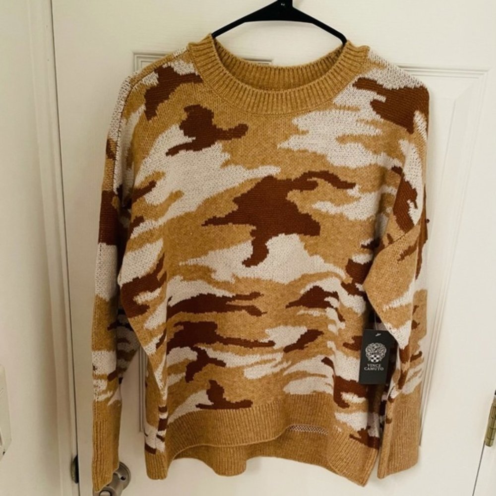 Vince Camuto Camo Sweatshirt